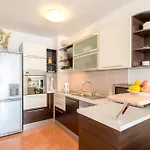 Comfy & Urban On Znjan Near Апартаменты
