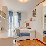 Апартаменты Comfy & Urban On Znjan Near